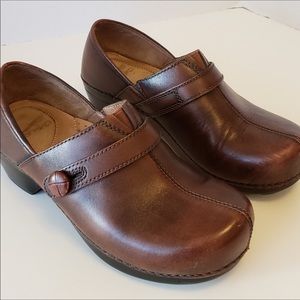 DANSKO Solstice button strap clog size 38